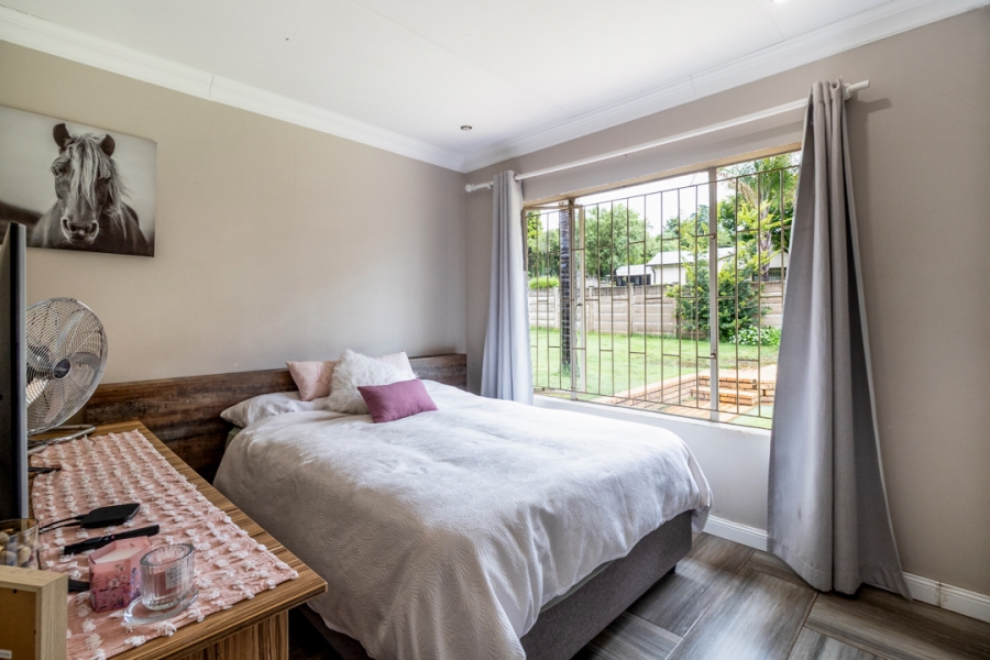 8 Bedroom Property for Sale in Ifafi North West